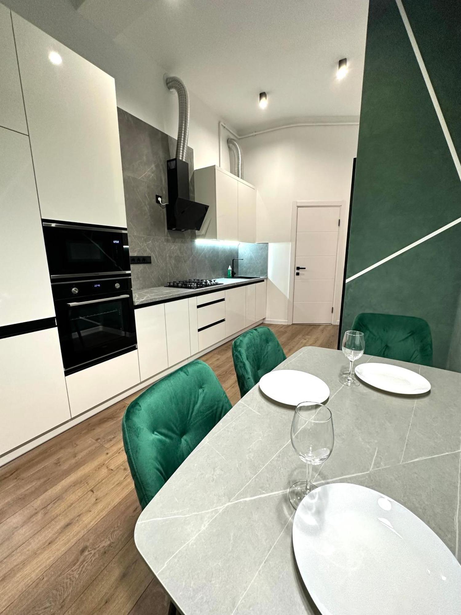 Romantic Apartments - In The Center Of Lviv , King-Size Bed Luaran gambar